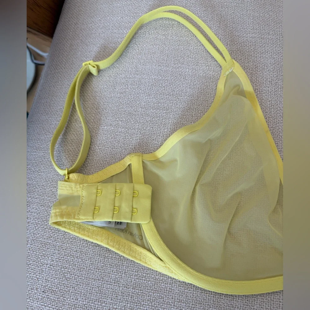 Free shipping! Calvin Klein Sheer Marquisette Unlined Plunge Bra Yellow 32DDD - Picture 3 of 7